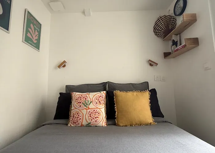 20 Sqm With Bedroom Near Montmartre *